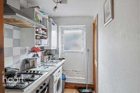 1 bedroom flat for sale, Pearcroft Road, London