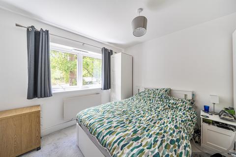 1 bedroom flat for sale, Sandridge Park, St. Albans