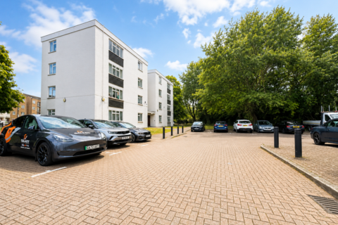 Convent Way, Southall, UB2