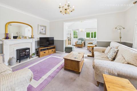 2 bedroom bungalow for sale, Boddington Gardens, Bedfordshire SG18