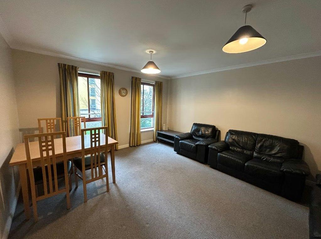 Apartment in Edinburgh, Lauriston, Tollcross - View 2