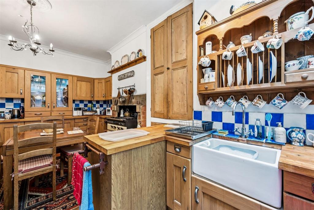 Kitchen - sink .jpg