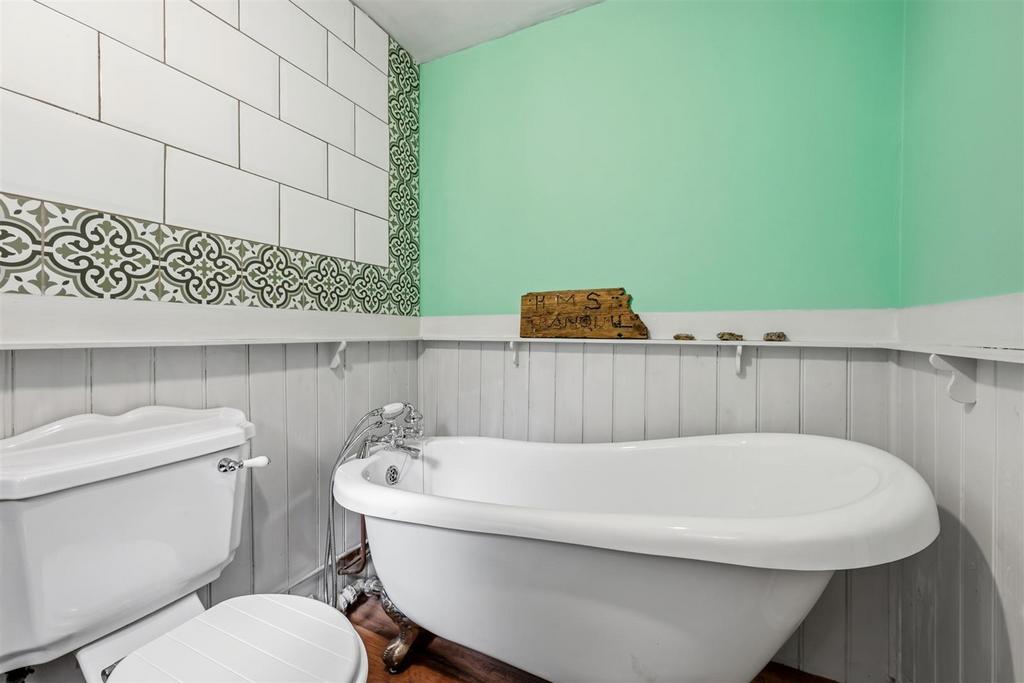 Bathroom.jpg