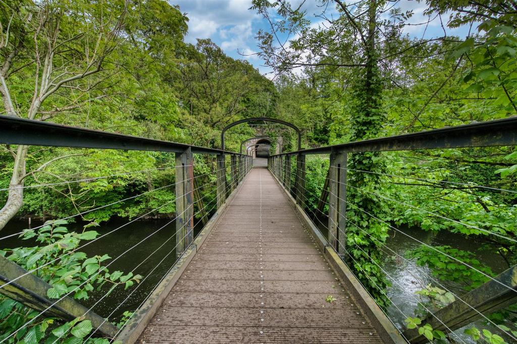 Bridge over river opposite.jpg