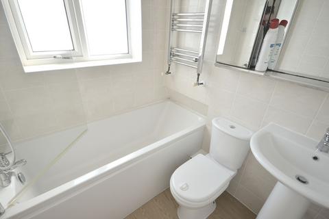2 bedroom flat to rent, Charminster Road, Bournemouth BH8
