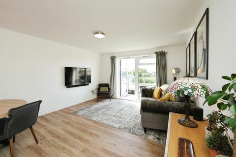 2 bedroom flat for sale, Lane End Road, Patchway, Bristol