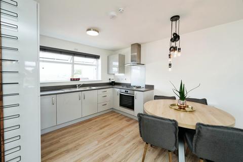 2 bedroom flat for sale, Lane End Road, Patchway, Bristol
