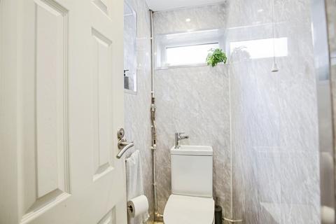 3 bedroom end of terrace house for sale, School Lane, Illingworth, Halifax