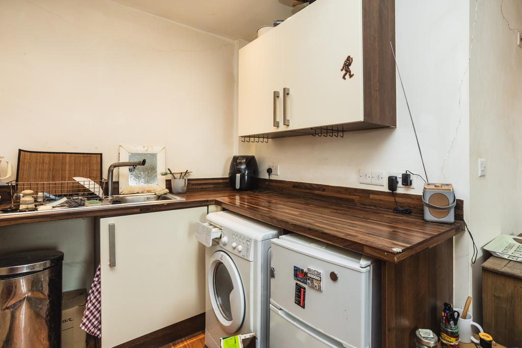 Apartment in Sheffield, South Yorkshire - More