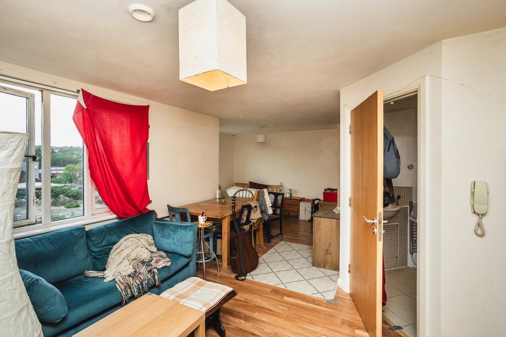 Apartment in Sheffield, South Yorkshire - View 3