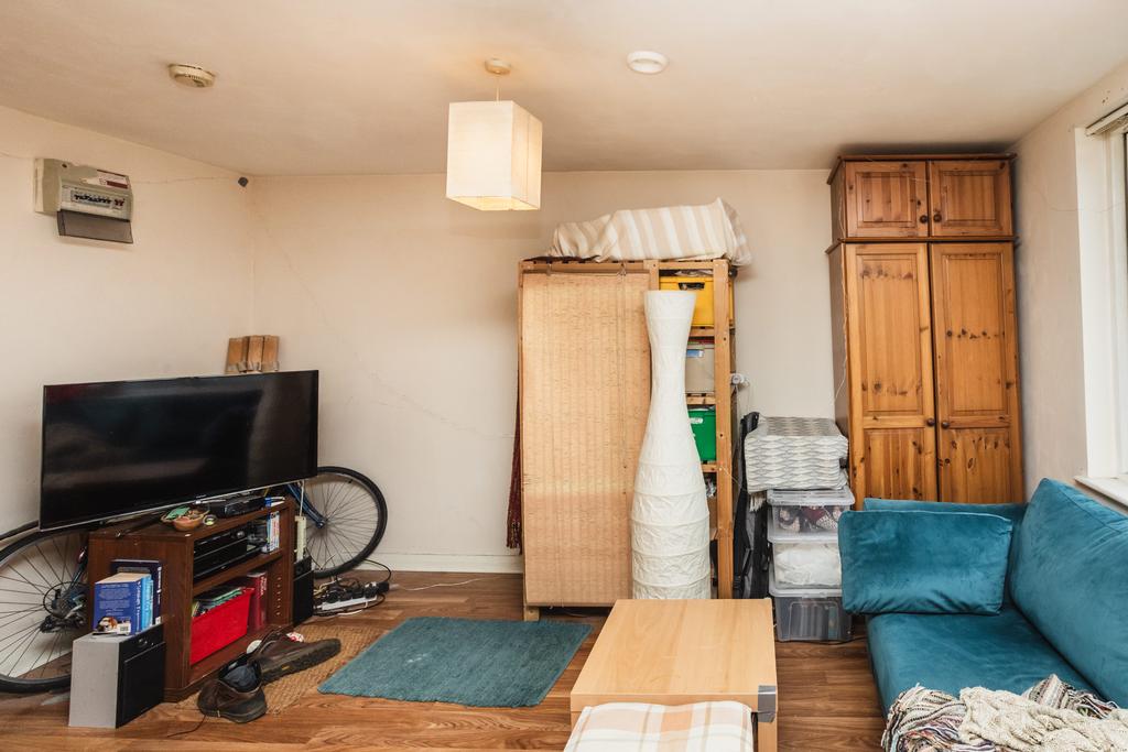 Apartment in Sheffield, South Yorkshire - View 5