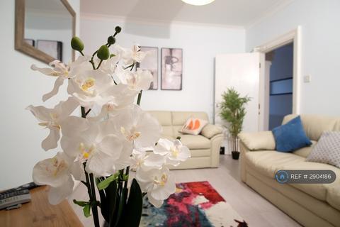 1 bedroom in a house share to rent, Bicester Road, Aylesbury, HP19