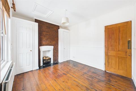 2 bedroom terraced house to rent, West Street, West Sussex RH19