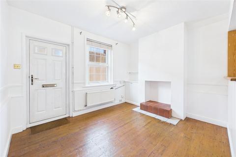 2 bedroom terraced house to rent, West Street, West Sussex RH19