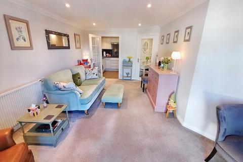 1 bedroom apartment for sale, Sandbanks Road, Lilliput, Poole, Dorset, BH14