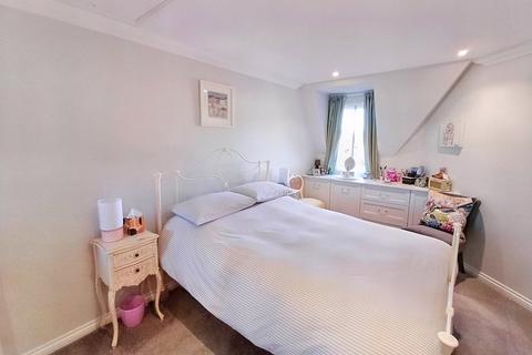 1 bedroom apartment for sale, Sandbanks Road, Lilliput, Poole, Dorset, BH14