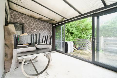 3 bedroom terraced bungalow for sale, Farfield Road, Huddersfield, HD5