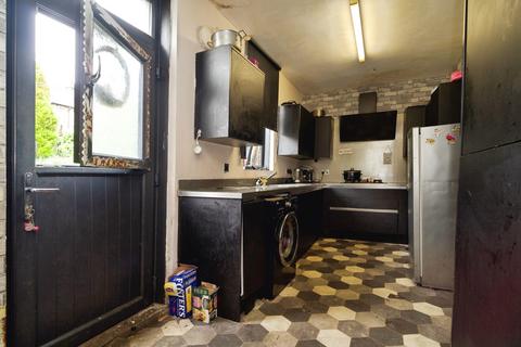 3 bedroom terraced bungalow for sale, Farfield Road, Huddersfield, HD5