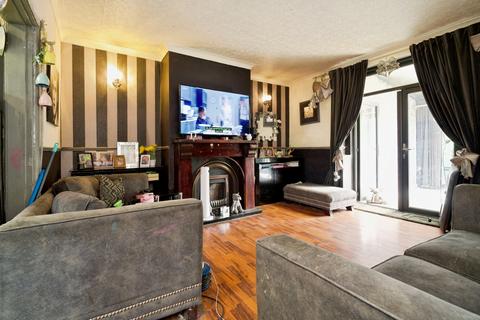 3 bedroom terraced bungalow for sale, Farfield Road, Huddersfield, HD5