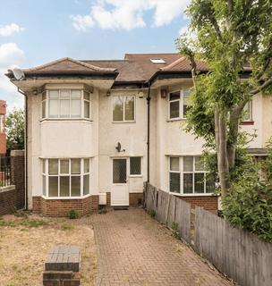 Boston Manor Road, Brentford TW8