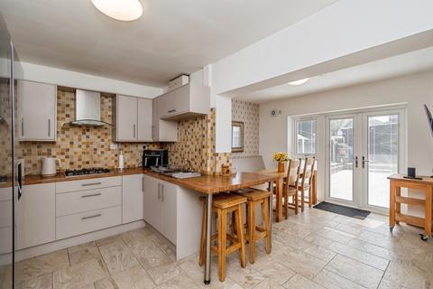 5 bedroom semi-detached house for sale, Highfield Road, Tipton