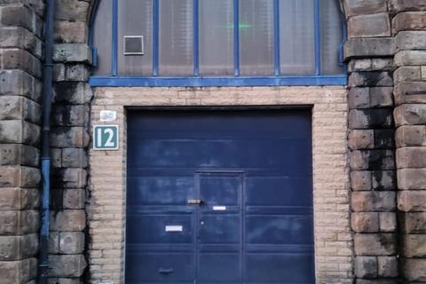 Distribution warehouse to rent, Waterloo Rd Stalybridge SK15 2AU