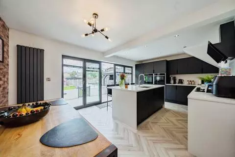3 bedroom semi-detached house for sale – pohled 2
