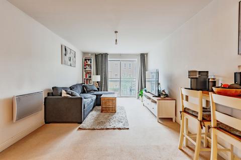 2 bedroom flat for sale, Trafalgar Gardens, CRAWLEY