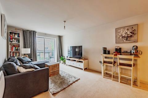 2 bedroom flat for sale, Trafalgar Gardens, CRAWLEY