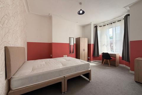 5 bedroom terraced house for sale, Lake Street, Nottingham, Nottinghamshire, NG7