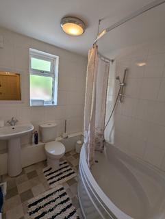 4 bedroom terraced house to rent, Church Street, Silverdale ST5