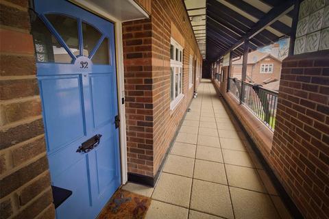 2 bedroom flat for sale, Central Road, Wirral, Merseyside, CH62