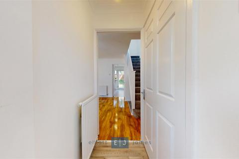 3 bedroom semi-detached house to rent, Clarence Road, London E12