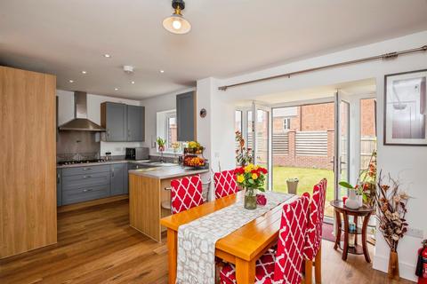 3 bedroom detached house for sale, Gennet Grove, Broomhall, WORCESTER