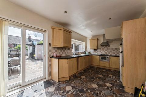 3 bedroom end of terrace house for sale, Browning Close, Exeter