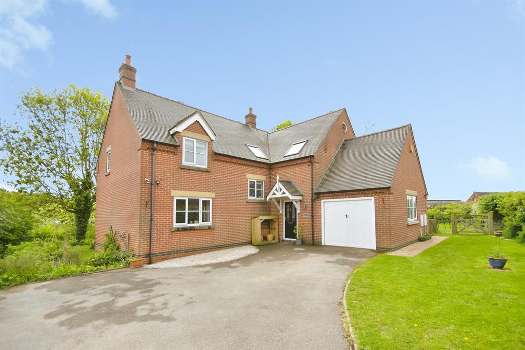 4 bedroom detached house for sale