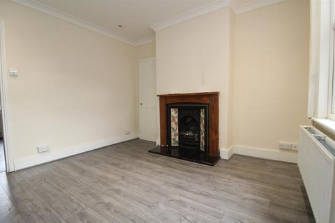 3 bedroom terraced house to rent, Victoria Road, Bletchley, Milton Keynes, MK2