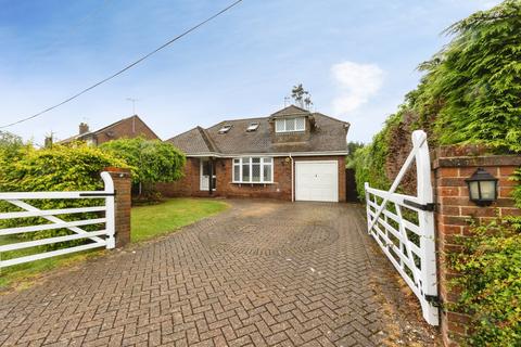 4 bedroom chalet for sale, Lambden Road, Ashford, TN27 0