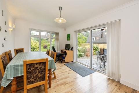 4 bedroom chalet for sale, Lambden Road, Ashford, TN27 0