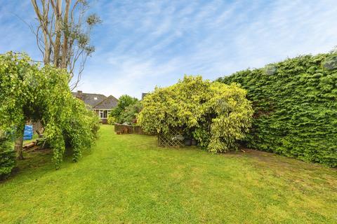 4 bedroom chalet for sale, Lambden Road, Ashford, TN27 0