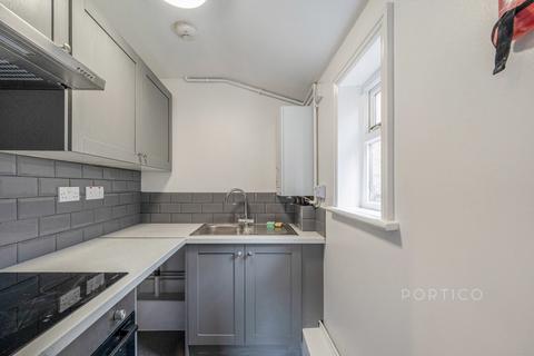 undefined, Lea Bridge Road, Leyton, London, E10
