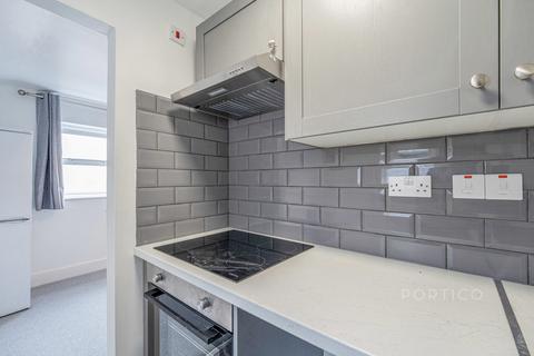 undefined, Lea Bridge Road, Leyton, London, E10