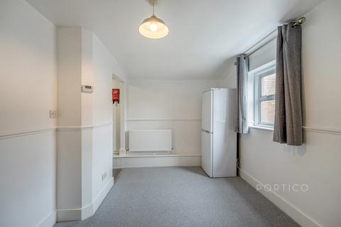 undefined, Lea Bridge Road, Leyton, London, E10
