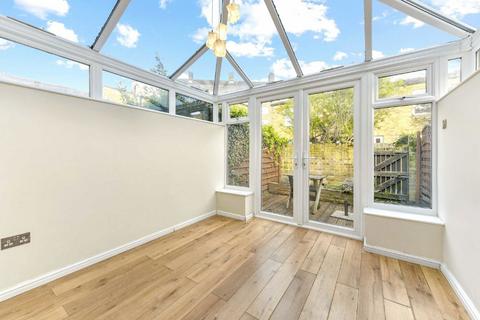 2 bedroom terraced house to rent, Usk Road, London SW11