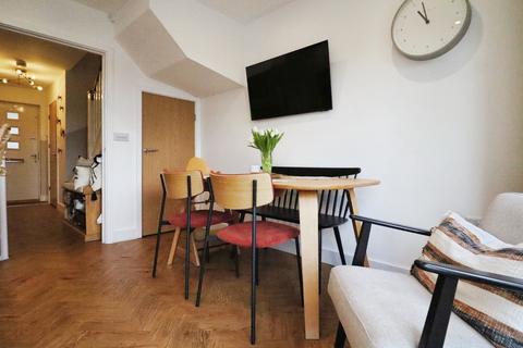4 bedroom end of terrace house for sale, Gibson Way, Penarth