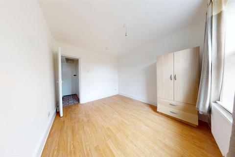 1 bedroom flat to rent, Charteris Road, Kilburn NW6