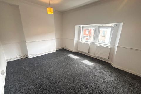 1 bedroom flat to rent, Top Floor Flat, 161 Port Tennant Road, Swansea, West Glamorgan, SA18JN