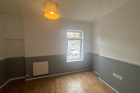 1 bedroom flat to rent, Top Floor Flat, 161 Port Tennant Road, Swansea, West Glamorgan, SA18JN