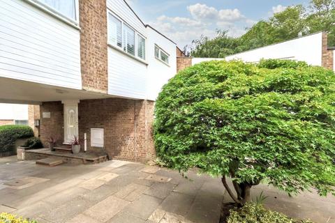 Regency Walk, Shirley
