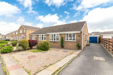 2 bedroom semi-detached bungalow for sale, Oakland Court, Kirkburton, HD8
